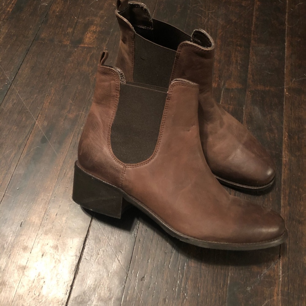 Leather Chelsea Boots